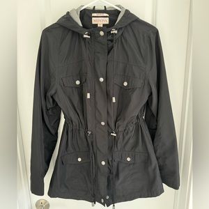 Size medium black rain jacket. Cinches at waist. Water resistant with hood